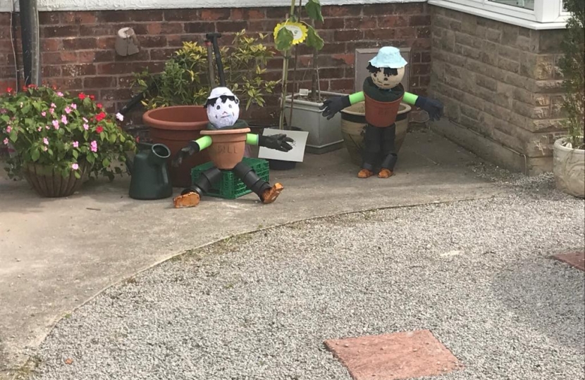 Bill and ben flowerpot men scarecrows