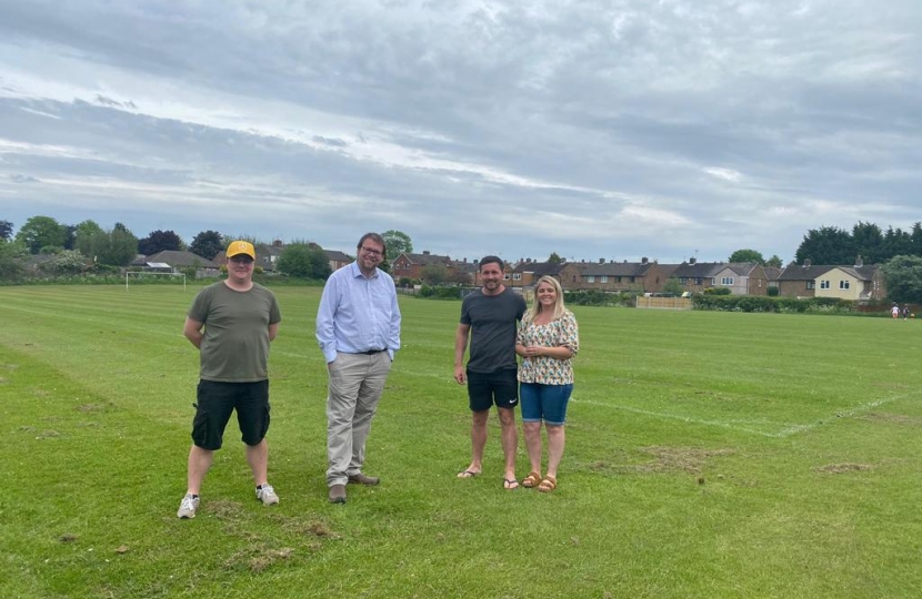 Mark Fletcher MP meets with representatives of Stonebroom FC