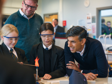 Chloe Ellis and Prue Pope show PM Rishi Sunak science experiments